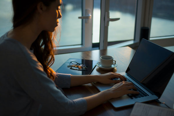 5 Must-Have Accessories to Make Work From Home Convenient